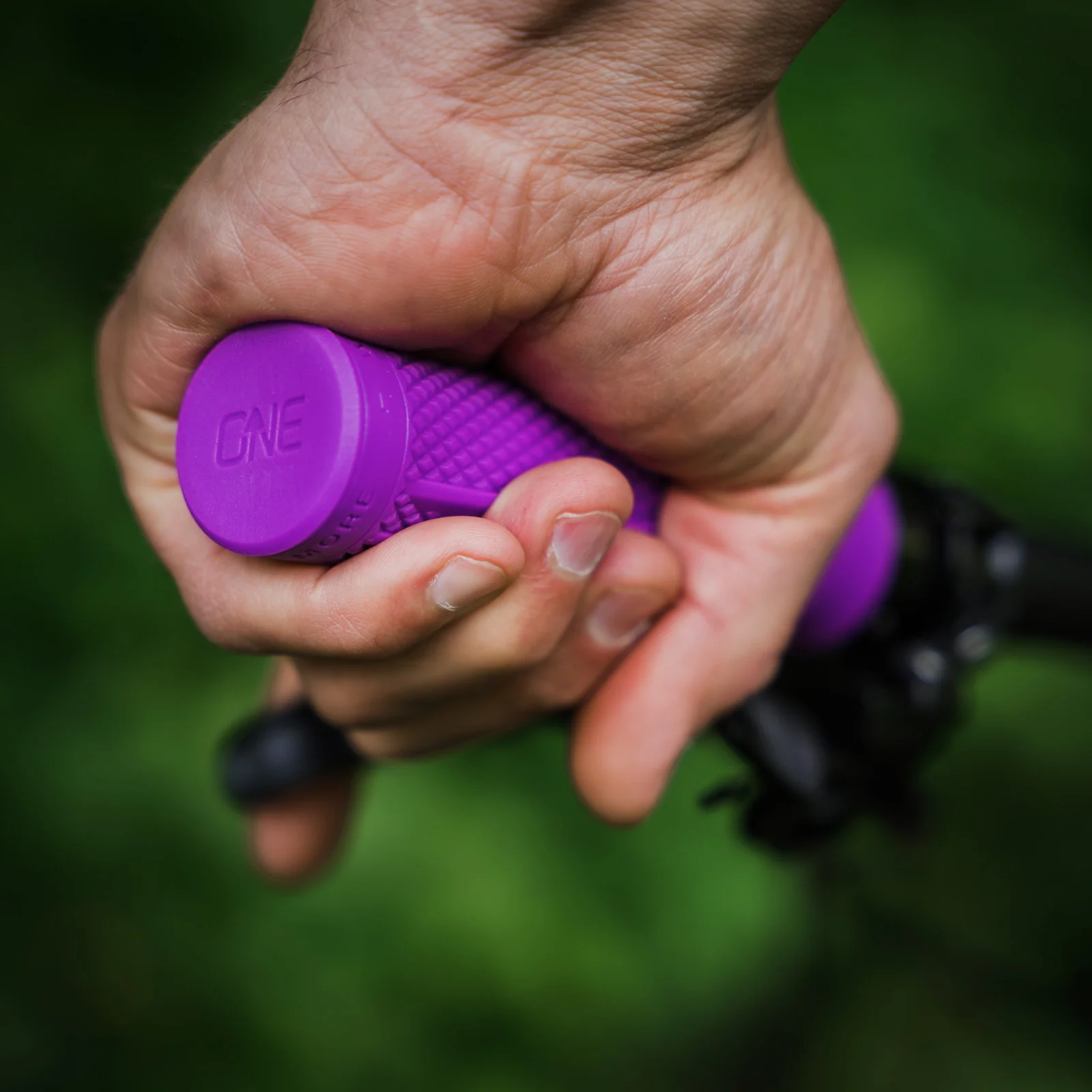 V2 Carbon Handlebar Bundle - Image 11