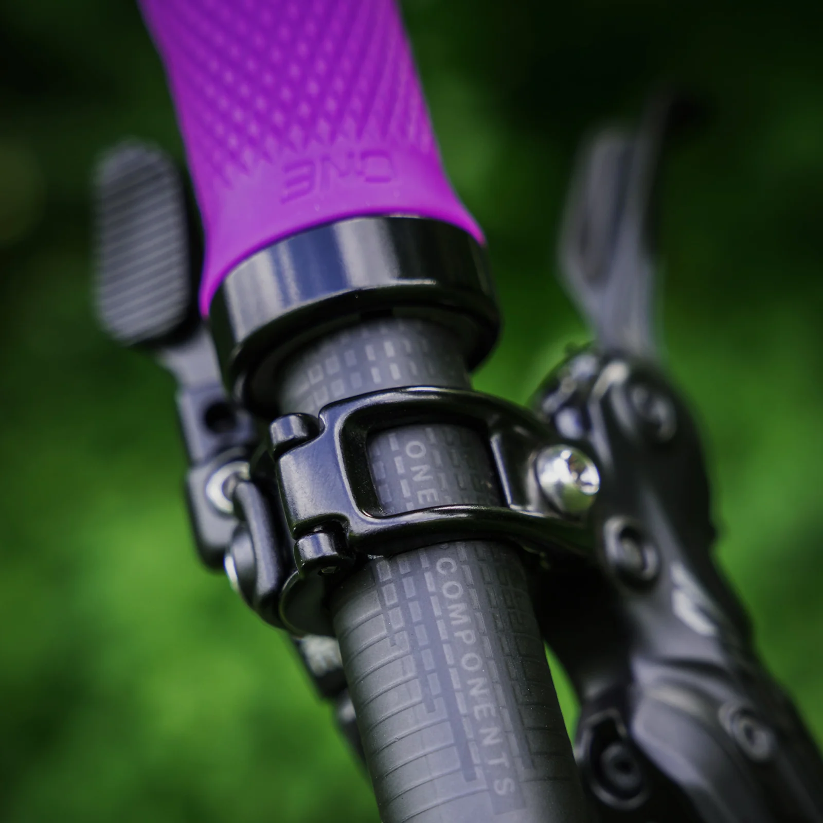 Grips - Image 3